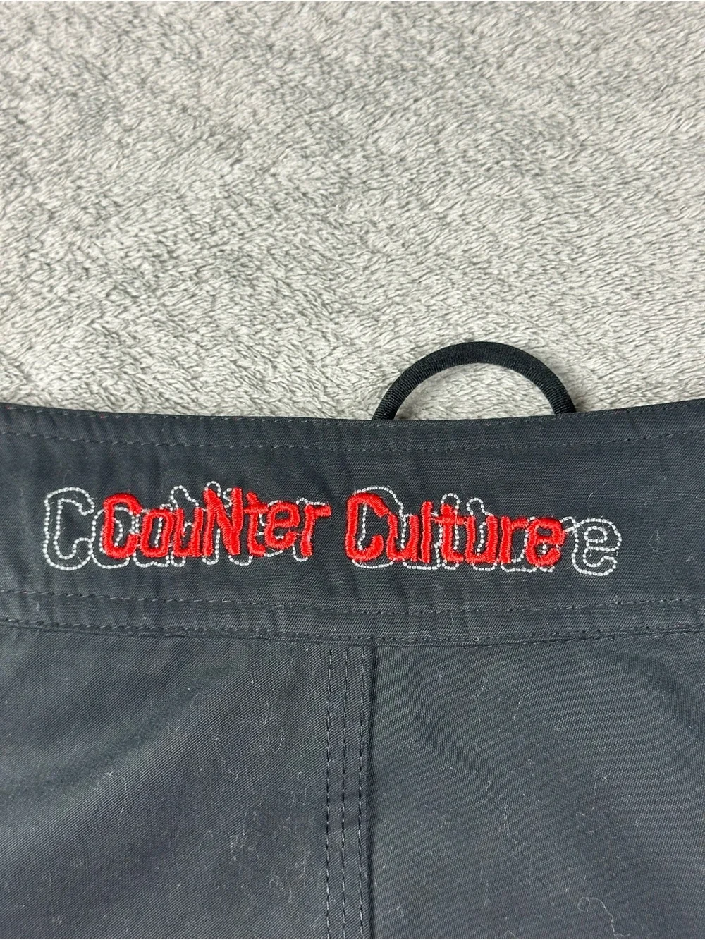 Counter Culture Board Shorts Mens Size 33 Black Red Surf Swim Cargo Shorts